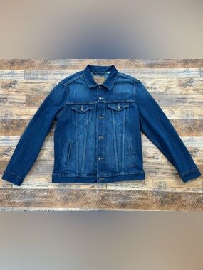 Signature by Levi Strauss Men's Button-up Denim Truckers Jacket, Size Medium